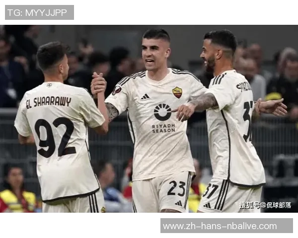 足球包抄战术解析与应用技巧探讨助力球队提升进攻效率